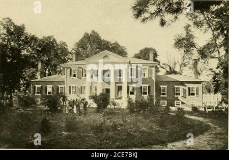 . Historische Virginia Häuser und Kirchen . WOODVILLE, ALBEMARLE COUNTY. ESTOUTEVILLE. ALBEMARLE COINTY ESTOUTEVILLE Estouteville, eines der schönsten Häuser in Vir-Ginia, wurde 1830 von John Coles III. Erbaut Sein Name stammt vom Grafen dEsteouteville, einem Vorfahren der 41 (1 VIRGINIA HÄUSER UND KIRCHEN Skipwith Familie fioni wlioni ^Ir. Coles Ehefrau, die Salina, jüngere Tochter von Sir Peyton Skipwith, war Stockfoto