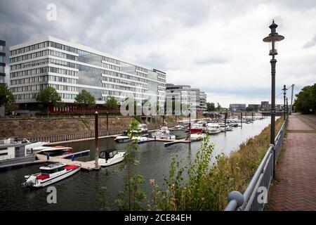 Das Mitsubishi Hitachi Gebäude im Binnenhafen, Duisburg, Nordrhein-Westfalen, Deutschland. das Mitsubishi Hitachi Gebäude im Innenhafen, Duisbu Stockfoto