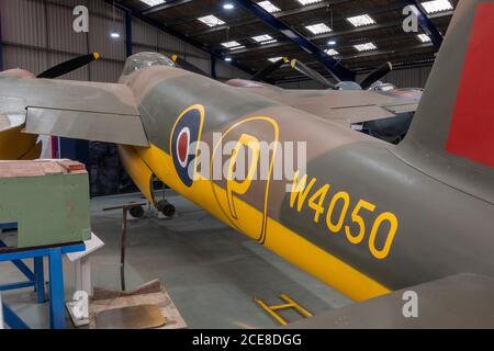 Der DH98 Mosquito Prototyp, der erste Prototyp, der im De Havilland Museum, London Colney, UK ausgestellt ist Stockfoto