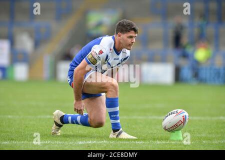 St Helens' Lachlan Coote führt den Umbau an. Stockfoto