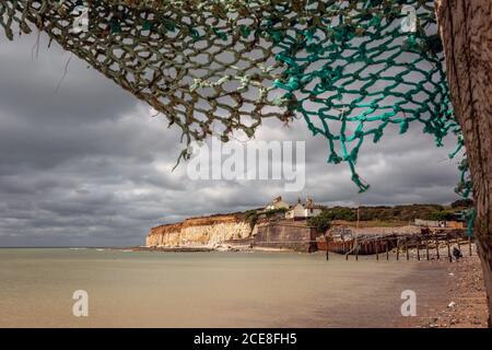 Cuckmere Haven 29. August 2020: Tagesausflügler und Spaziergänger nutzen dieses Wochenende das wunderschöne Wetter, um die Seven Sisters Cliffs auf der Th zu sehen Stockfoto