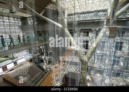 Singapur: Die National Art Gallery in den ehemaligen Gebäuden des Obersten Gerichtshofs und des Rathauses. Die Eingangstür Stockfoto