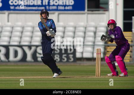 Chester le Street, England, 31. August 2020. Natalie Sciver hat sich beim Rachael Heyhoe Flint Trophy-Spiel auf dem Emirates Riverside Ground in der Chester le Street für Northern Diamonds gegen Lightning eingesetzt. Quelle: Colin Edwards/Alamy Live News. Stockfoto