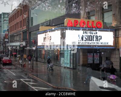 Manhattan, New York, Vereinigte Staaten von Amerika - Apollo Theater, Musikhalle in Harlem. Bekannter Veranstaltungsort für afroamerikanische Künstler. Stockfoto