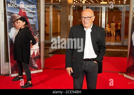 Deutschland. August 2020. Foto-Call für DIE BLECHTROMMEL beim Kino International in Berlin mit Regisseur Volker Schloendorff Quelle: dpa/Alamy Live News Stockfoto