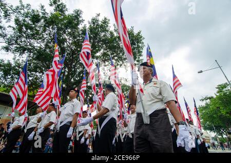 Georgetown, Penang/Malaysia - 31 2016. Aug: Senior nehmen Sie an der Unabhängigkeitsparade während Merdeka Teil. Stockfoto