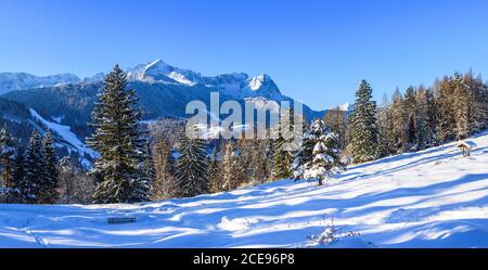 Idyllischer Winter in der Region Zugspitz in bayern Stockfoto