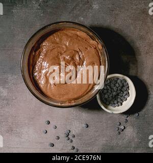 Teig zum Backen von Brokies Stockfoto