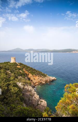 Italien, Sardinien, Alghero, Nationalpark Porto Conte, Capo Caccia, Blick Richtung Bollo Tower Stockfoto