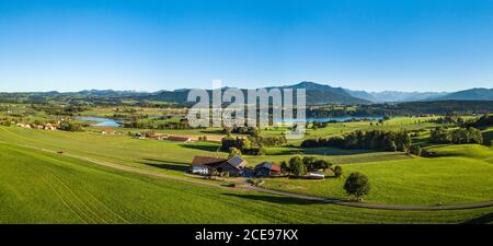 Goldener Oktober in das Illertal im bayerischen Allgäu in der Nähe des Niedersonhofener Siehe Stockfoto