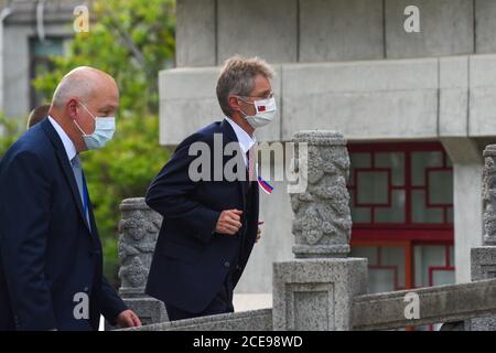 Taipei City, Taiwan. August 2020. Der tschechische Senatspräsident Miloš Vystr?il besucht mit seiner Delegation das Nationale Taiwan Craft Research and Development Institute Taipei Branch. Kredit: SOPA Images Limited/Alamy Live Nachrichten Stockfoto