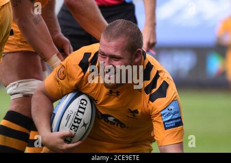 Erholungsgebiet, Bath, Somerset, Großbritannien. August 2020. Englische Premiership Rugby, Tom West of Wasps feiert Scoring seinen Versuch Kredit: Action Plus Sports/Alamy Live News Stockfoto