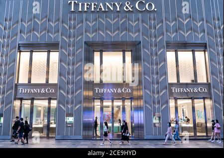 Hongkong, China. August 2020. Amerikanische Luxus-Schmuck-Unternehmen Tiffany & Co Geschäft in Hongkong gesehen. Kredit: SOPA Images Limited/Alamy Live Nachrichten Stockfoto