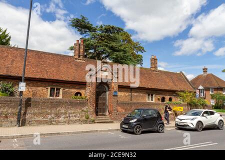 The Pemberton Almhouses, gegründet 1627 in der St Peters Street, St Albans, Hertfordshire, Großbritannien. Stockfoto