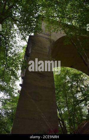 Verlassene eingestürzte Brücke Ummigsbachtalbrücke Stockfoto