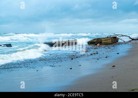 Sturmwellen am Meer Stockfoto