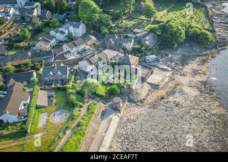 Blick von oben auf das Küstendorf Heysham in Lancashire, Großbritannien Stockfoto