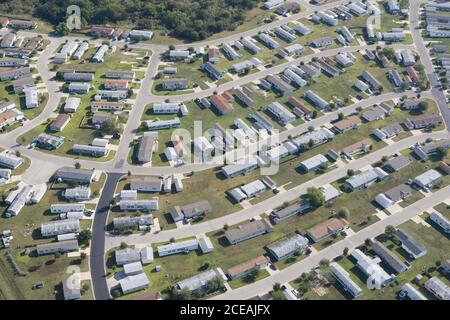 Pflugerville, TX 12. Oktober 2007: Mobilhome Park in Pflugerville nördlich von Austin zeigt Vorstadtwachstum in Zentral-Texas von Travis County und Nord Hays County. ©Bob Daemmrich / Stockfoto