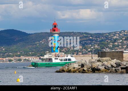 Port de Saint Tropez, Frankreich - 31. August 2020 - Landschaft Leuchtturm, Meer, Sommer - Credit Ilona Barna BIPHOTONEWS Stockfoto