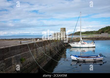 Hafen in Dunure Dorf in Ayrshire an der Westküste von Schottland, Großbritannien Stockfoto