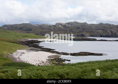 Strand und felsige Bucht auf Handa Island, Western Isles, Schottland Stockfoto