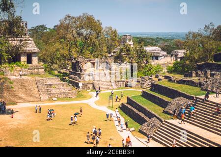 Blick auf die erstaunliche Maya-Pyramide in Palenque Stadt in Chiapas, Mexiko Stockfoto