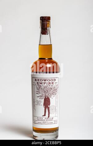 Ein kalifornischer Bourbon Whiskey namens Redwood Empire Stockfoto