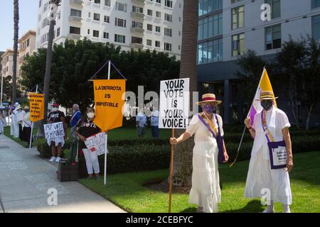 Long Beach, CA, USA - Long Beach Stimmrecht 100 Stille Sentinels hundertjährige Feier am Tag der Gleichstellung der Frauen, 26. August 2020, zur Feier des 100 Stockfoto