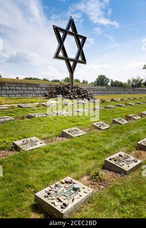 Narodni hrbitov, Mala pevnost, Pamatnik narodniho utrpeni, Terezin, Ceska republika / Nationalfriedhof, kleine Festung, Denkmal der Nationalen Sufferin Stockfoto