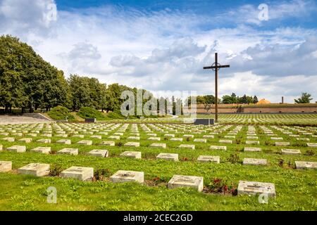 Narodni hrbitov, Mala pevnost, Pamatnik narodniho utrpeni, Terezin, Ceska republika / Nationalfriedhof, kleine Festung, Denkmal der Nationalen Sufferin Stockfoto