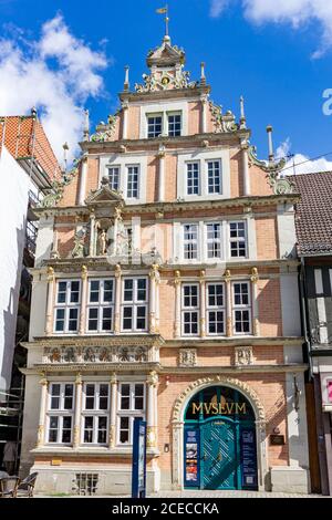 Hameln, N-W / Deutschland - 3. August 2020: Das historische Museum in der Altstadt von Hameln Stockfoto