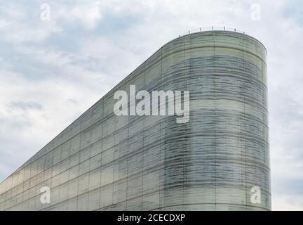 Koblenz, RP - 1. August 2020: Das moderne Forum Confluentes in Koblenz Stockfoto