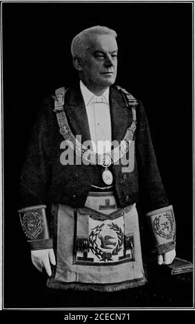 . Zeremoniell zu beobachten bei der Weihe der Fairfax Lodge, Nr. 3255, auf der Rolle der Grand Lodge von England, und die Installation der anbetenden Meister benannt Thos. M. Woodhead ... am Mittwoch, 16. Oktober 1907, in der Freimaurerhalle, Rawson Square, Bradford. Eremoniaf zu beobachten al das Conetctadon der FAIRFAX LODGE, Nr. 3255, auf dem T^oll der Qrand Lodge of England, und 3n0^a0fafion der IVorshipful schneller designieren,SRO. CMOS. M. WOODHEAD, P.M. 2669, P.Prov - -am Mittwoch, 16. Oktober 1907, in der Che Freimaurerhalle, T^Aipson Square, Bradford. - ;?^i^3^J^?^!^i^!S!^i^»^b?^i^ Stockfoto