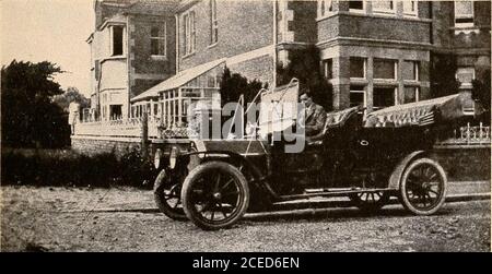 . Raymond, oder Leben und Tod : mit Beispielen für das Überleben der Erinnerung und Zuneigung nach dem Tod. CURLEY UND VIX, CURLEY IST DER ZOTTIGE,*VIX WAR DIE MUTTER DES RAYMONDS-HUNDES LARRY. WMM RAYMOND IN SEINEM NAGANT-MOTOR, 1913UTSIDE EIN HAUS EINES FREUNDES IN SOMERSETSHIRE EIN PAAR ISOLIERTE VORFÄLLE 279 Wenn dies nicht Telepathie von mir war, scheint es, akurious Wissen darüber zu zeigen, was in seinem Haus vor sich geht, denn der Vogel war nicht tot eine Woche, Und wenn er es mit Leben zu tun hätte, hätte es keinen Sinn zu sagen, ihn auf einen Sockel zu stellen.Feda verstand es offensichtlich oder versuchte es zu verstehen, was einige meinten Stockfoto