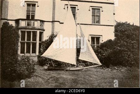 . Raymond, oder Leben und Tod : mit Beispielen für das Überleben der Erinnerung und Zuneigung nach dem Tod. Cious, und wir fühlen ihn. Wir sind uns seiner Gegenwart bewusst. Aber du weißt, dass die Leute denken, wenn sie hinüber gehen, werden sie mit ihm Hand in Hand sein, aber natürlich irren sie sich. Er glaubt nicht, dass er jetzt sehr viel darüber sagen wird, nicht bis er es durch irgendeinen anderen sagen kann. Es kann sein, dass sie es falsch sagen, dass es nicht richtig sein wird; es kann verdreht werden.Feda tut das manchmal. (Feda, sotto voce. – Nein, Feda tut es nicht!) Ja, sie tut, und das ist, warum Isay, gehen Sie vorsichtig.O. J. L. – hat er sein können Stockfoto