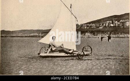 . Raymond, oder Leben und Tod : mit Beispielen für das Überleben der Erinnerung und Zuneigung nach dem Tod. Everbeen in einem Zug. [Die Erwähnung von gefalteten Karten kann nicht wichtig werden, aber es ist angemessen, weil viele der Jungen gemeinsame remin-iscences Gruppe um lange Motorantriebe inDevonshire und Cornwall, wenn sie mustfrequently wurden Beratung der Art der Karte beschrieben.] [Anmerkung von O. J. L. über Zelt und Boot. - alles über das Zelt und Boot ist ausgezeichnet, obwohl nicht außerhalb meines Wissens. Die Beschreibung der Landschaft zeigte deutlich, dass es Woolacombe-Sand war, der gemeint war – whi Stockfoto