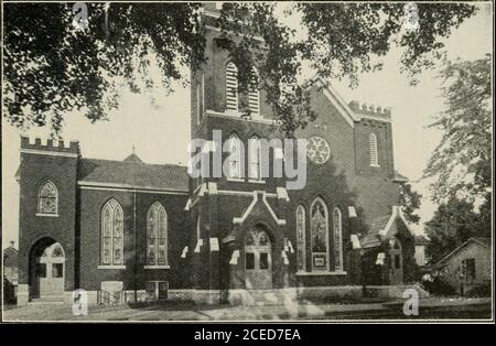 . Umfrage zur ländlichen Lebenswelt in Ohio. 'Landeskirchen der Unterscheidung'. Im Folgenden sind nur ein paar der Kirchen, so tun. Möge ihre Zahl stark zunehmen. 38 Germantown United Brethren Kirche, Montgomery Grafschaft das herausragende Merkmal dieser Kirche ist ihre Organisation von 60men, die die Bruderschaft bilden. Diese Männer übernehmen die Verantwortung für die Leitung und Förderung der materiellen Interessen der Kirche.das ganze Geld, das für die Pflege der Kirche benötigt wird, wird von einem Komitee von 16 Männern gesammelt. Einige Ausschüsse haben die Verantwortung für die sozialen Aktivitäten, andere unterstützen den Pastor auf andere Weise. Unter der Führung o Stockfoto