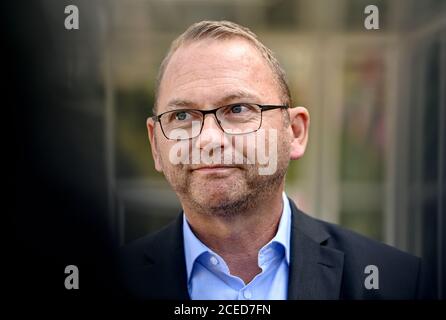 Potsdam, Deutschland. September 2020. Frank Werneke, Vorsitzender von Verdi, kommt zum Start der Tarifverhandlungen 2020 im öffentlichen Sektor auf Bundes- und kommunaler Ebene. Quelle: Britta Pedersen/dpa-Zentralbild/dpa/Alamy Live News Stockfoto