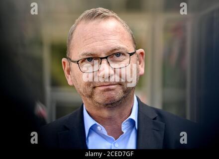 Potsdam, Deutschland. September 2020. Frank Werneke, Vorsitzender von Verdi, kommt zum Start der Tarifverhandlungen 2020 im öffentlichen Sektor auf Bundes- und kommunaler Ebene. Quelle: Britta Pedersen/dpa-Zentralbild/dpa/Alamy Live News Stockfoto