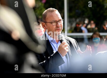 Potsdam, Deutschland. September 2020. Frank Werneke, Vorsitzender von Verdi, kommt zum Start der Tarifverhandlungen 2020 im öffentlichen Sektor auf Bundes- und kommunaler Ebene. Quelle: Britta Pedersen/dpa-Zentralbild/dpa/Alamy Live News Stockfoto