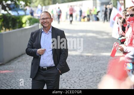 Potsdam, Deutschland. September 2020. Frank Werneke, Vorsitzender von Verdi, kommt zum Start der Tarifverhandlungen 2020 im öffentlichen Sektor auf Bundes- und kommunaler Ebene. Quelle: Britta Pedersen/dpa-Zentralbild/dpa/Alamy Live News Stockfoto