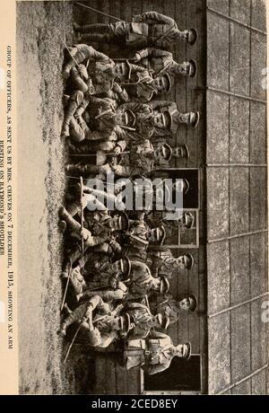 . Raymond, oder Leben und Tod : mit Beispielen für das Überleben der Erinnerung und Zuneigung nach dem Tod. Unternehmen, buta Sammlung von mehreren. Das muss richtig sein, da sie für ein Unternehmen zu zahlreich sind. Es ist wahrscheinlich, dass sie alle zu einem Regiment gehören, außer vielleicht ein Whosecap scheint ein Distelabzeichen anstelle von drei Federn zu haben. Was die Prominenz betrifft, habe ich einige Leute gebeten, die daser Mitglied der Gruppe ihnen das prominenteste schien; und außer in Bezug auf zentrale Position, ist eine gut beleuchtete stehende Abbildung auf dem Recht gewöhnlich als mostprominent gezeigt worden. Dieses hier ist B, Stockfoto