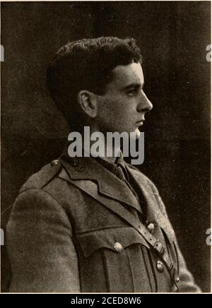 . Raymond, oder Leben und Tod : mit Beispielen für die Beweise für das Überleben der Erinnerung und Zuneigung nach dem Tod. Eine Menge Schmerzen. Er wurde am Sameabend auf unserem Friedhof gleich außerhalb des Hilfspostens beigesetzt, Seite an Seite mit Lieut. Ventris, der leider am selben Tag Killedon war. Der Friedhof liegt im Garten, der an ein ruiniertes Bauernhaus angrenzt. Es ist gut von Hecken umgeben, und Ihre Söhne Grab ist unter einigen hohen Bäumen, die im Garten stehen. Es gibt dort Gräber von Männern von manyregiments, die gefallen sind, und unsere Gräber sind eingeschlossen bya Drahtzaun, also halten sie ziemlich verschieden von der anderen Stockfoto