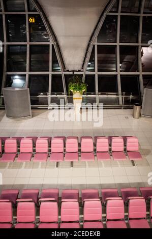Die Lounge an einem der Abflugstore im Suvarnabhumi Airport, Bangkok Thailand. Stockfoto