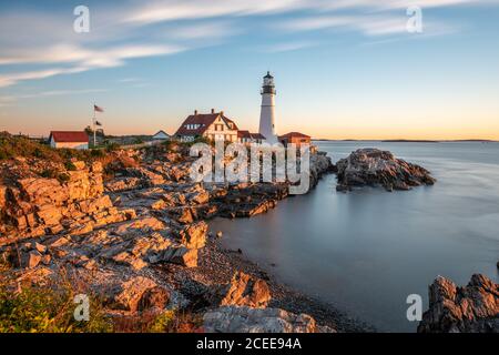 Portland, Maine, USA bei Portland Head Light am Morgen. Stockfoto