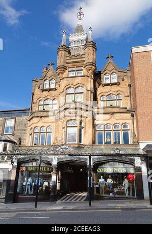 Westminster Arcade Harrogate - Außenansicht des Eingangs, einer viktorianischen Einkaufspassage in Harrogate, Yorkshire UK Stockfoto