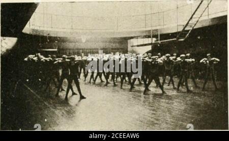 . Fünf Jahrzehnte, MDCCCLIII-MCMIII; historische Aufzeichnung. OLUNTRER LEAGLE RELNUiN(Abteilung für Auslandsarbeit der Assoziation.). JUNGENGYMNASIUM. Stockfoto