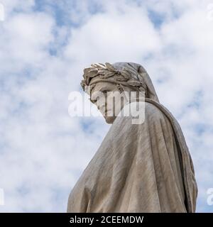 Dante Alighieri Statue in Florenz Stockfoto