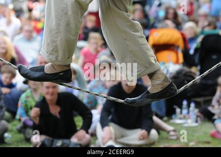 Street Performer at the Streets of Brighton Festival der in Brighton lebende Fotograf Danny Fitzpatrick. Fotografieren aller Dinge Brighton und darüber hinaus. Unternehmen Stockfoto