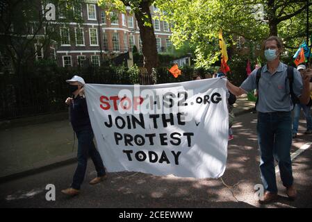 Extinction Rebellion Protesters in der Nähe des Buckingham Palace im Zentrum von London, Großbritannien am 1. September 2020. Die Umweltgruppe plant eine Woche Protestaktionen in der Hauptstadt. (Foto von Claire Doherty/Sipa USA) Stockfoto